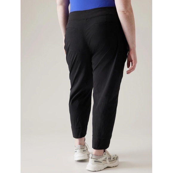 NWOT Athleta Trekkie North Jogger Pants, Black - Size 22 - Picture 3 of 11